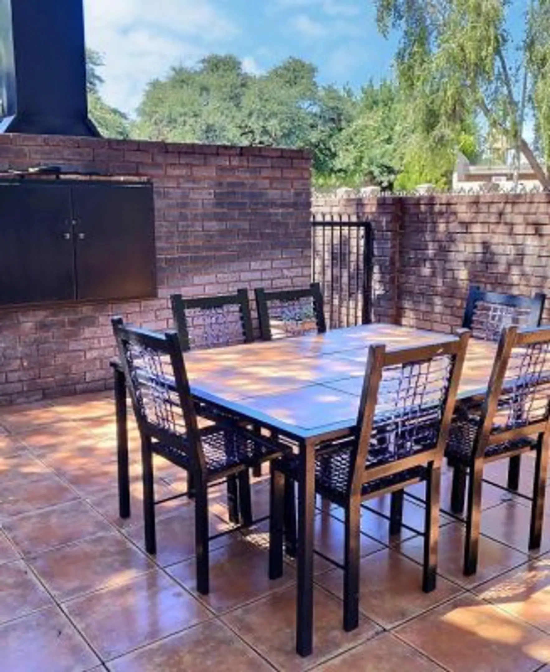 Braai area with outdoor dining table